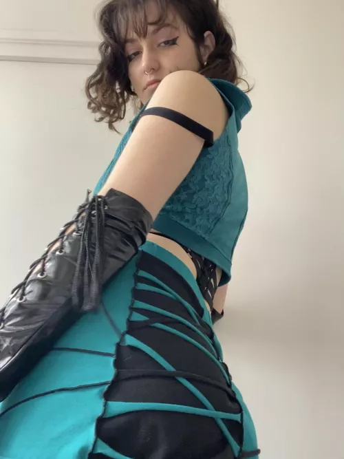 My first piece of shiny accessories and my first post here 💣