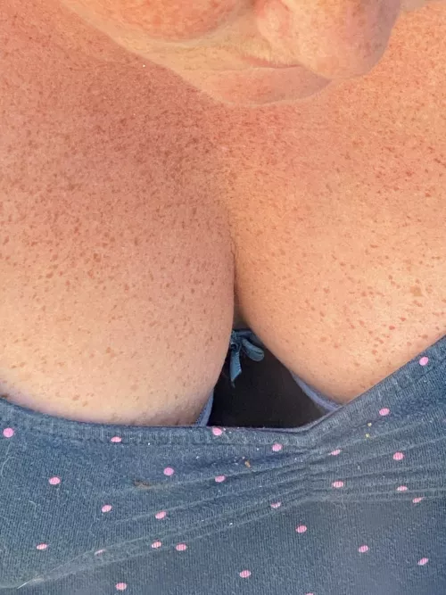 My opinion, this is the perfect downblouse shot.