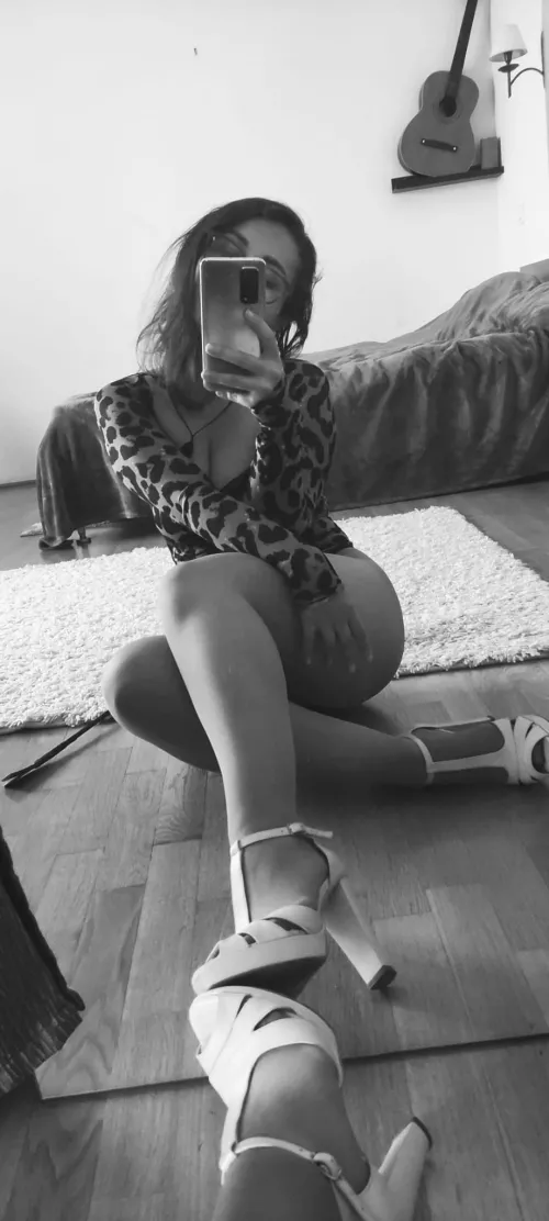 [selling] Ready to make you mine and have a great time together, come and explore your kinks with me ;)