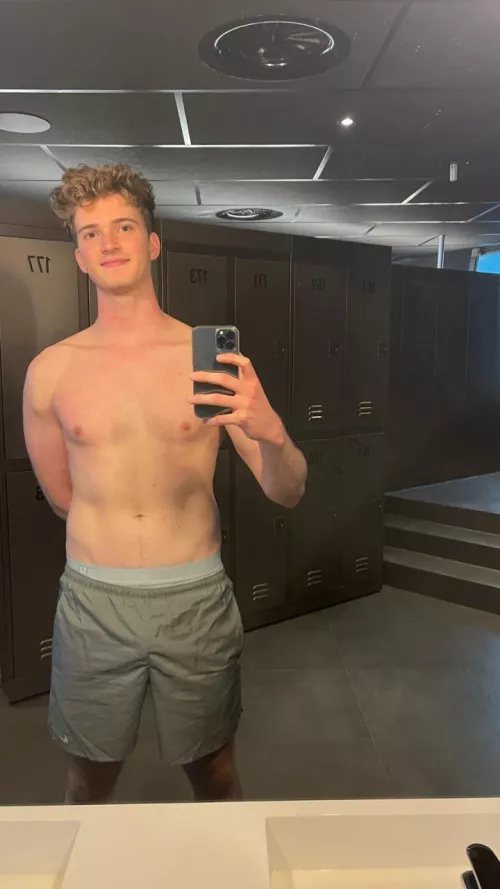 So happy to finally notice some abs 😊 there is so much competition in what I do and most guys are so ripped