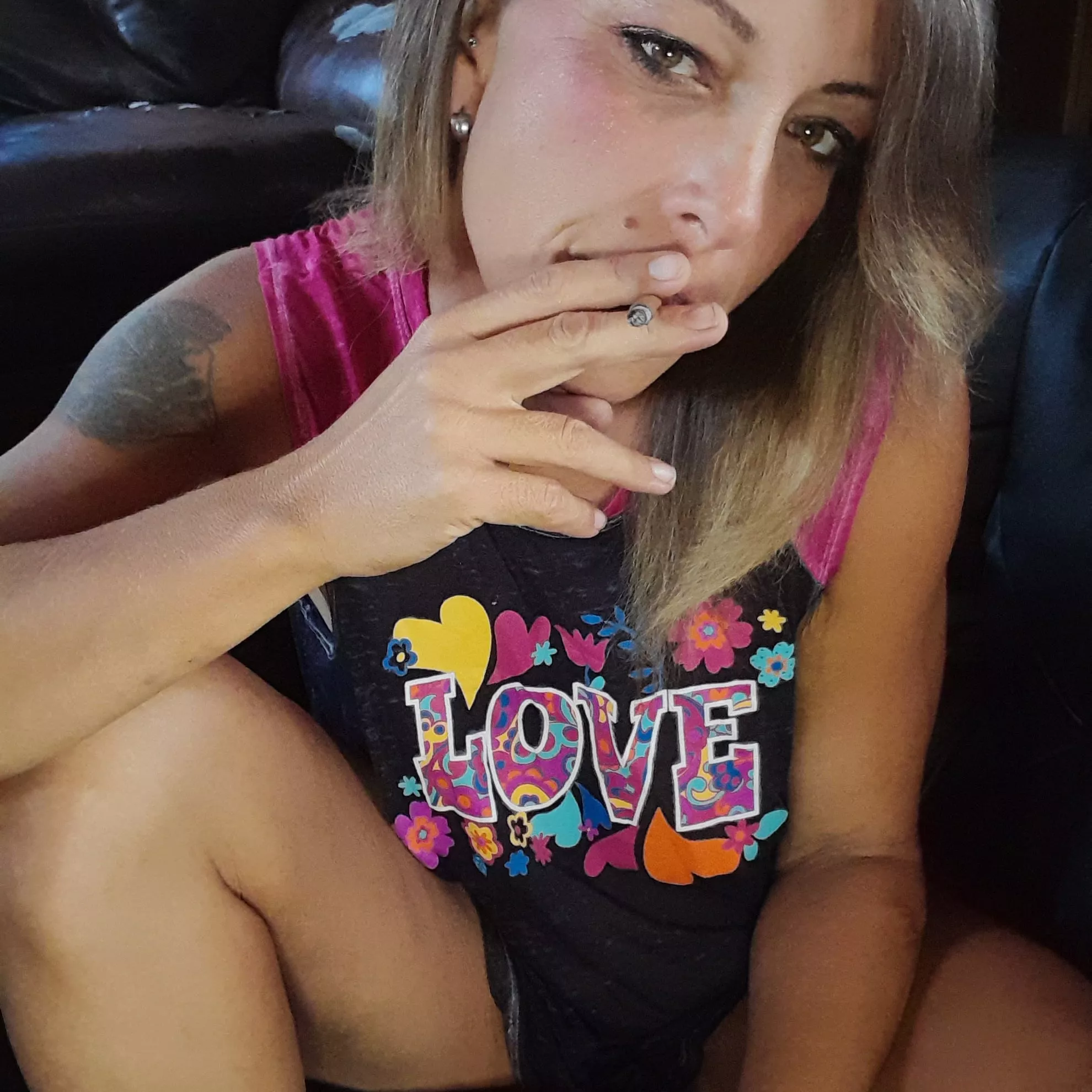 this 46 female lumberjack loves 420, the outdoors and teasing you as much as you'll allow