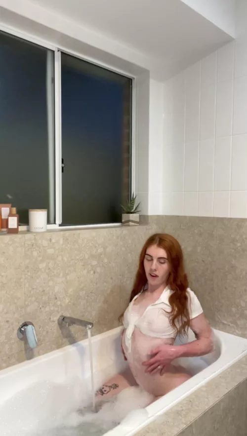 Wet tshirt contest anyone 😜💦