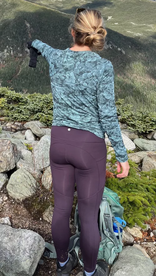 Where are you looking? [f]