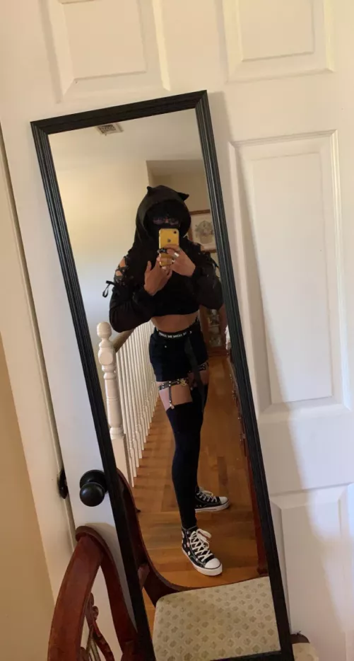 Why do I look tall 😂??