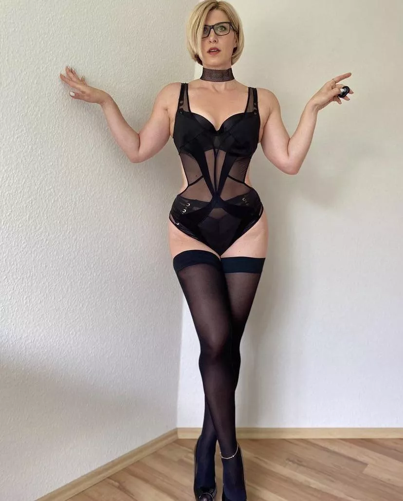 [f] looking for a loyal submissive slave to serve with mommy