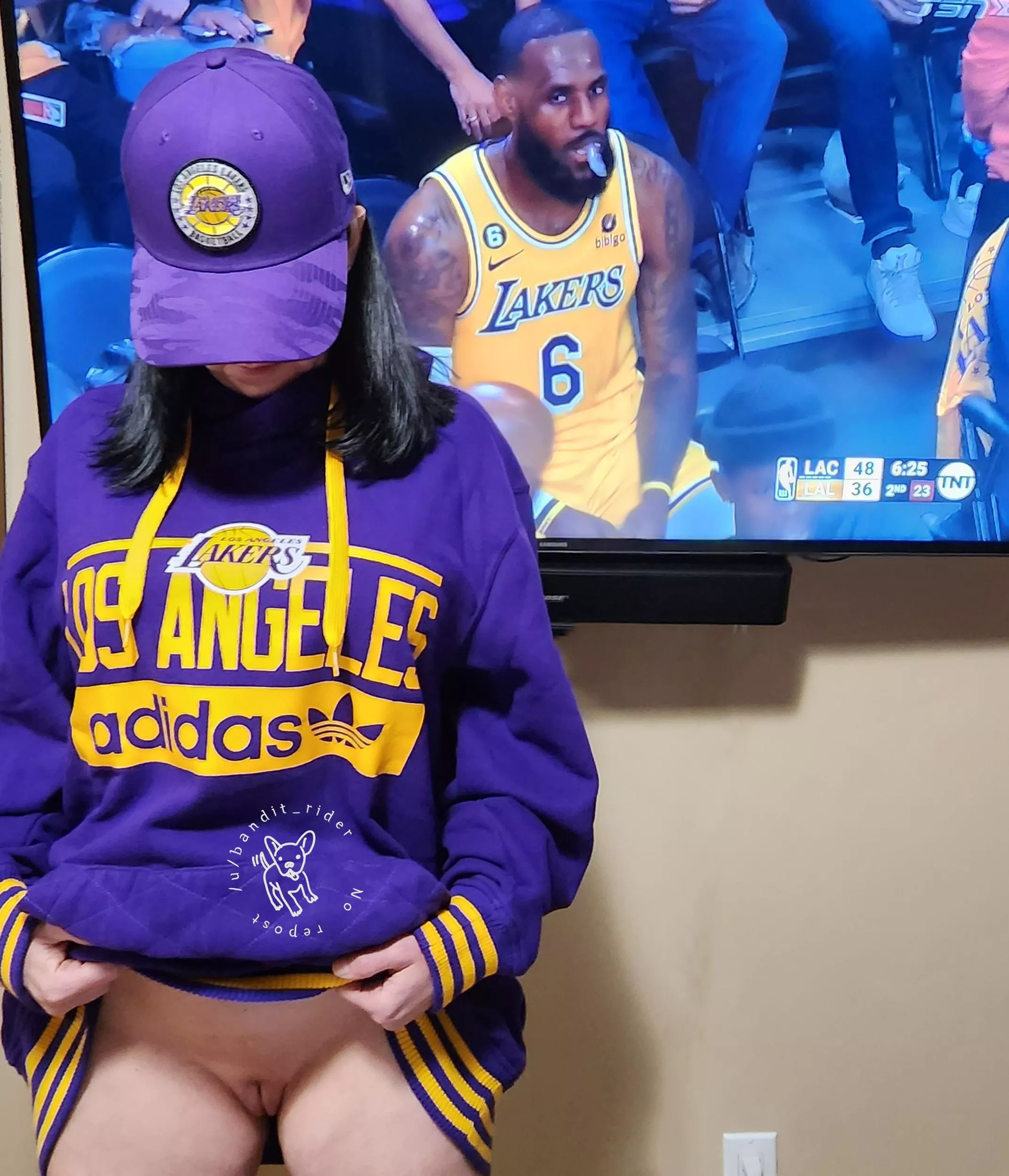 [F]45 mom of 2 [OC] game 2 tonight Lake show ;) Bron looking