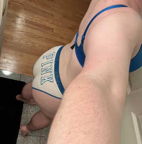 Heading to the mall. Can you guess my first stop? 🛍️