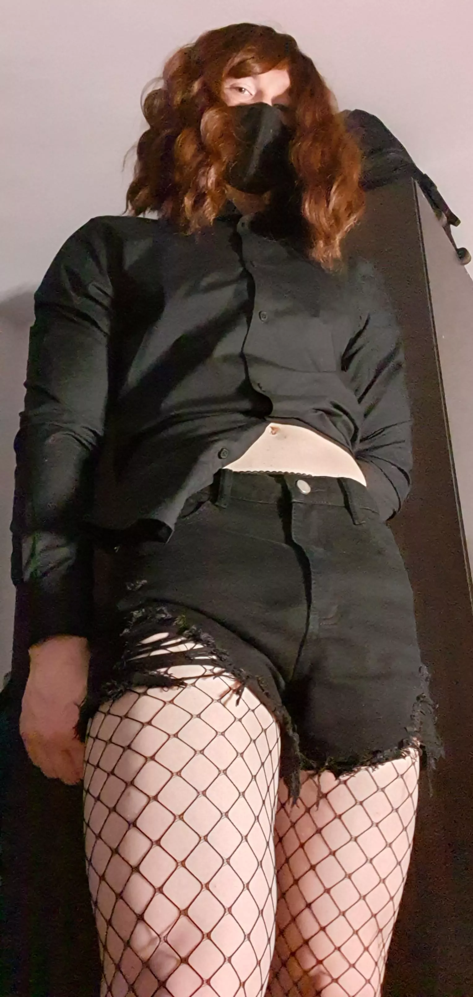 Here's trying these shorts that are one size too big