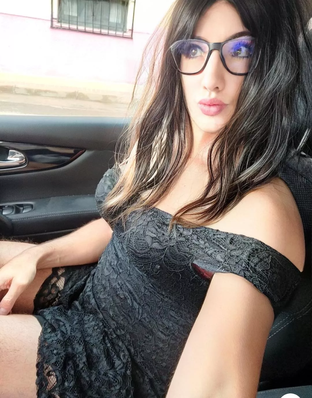 I love to drive while dressed... but maybe in the copilot I will be more helpful