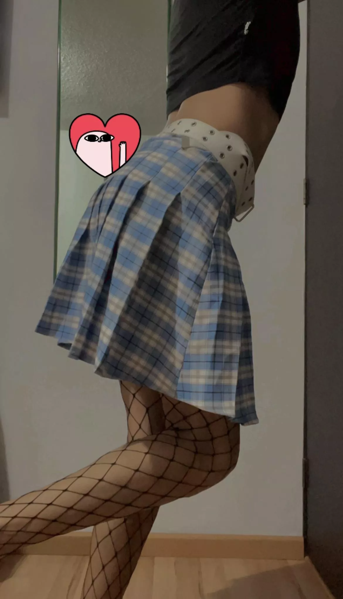 I’m felling so feminine with this skirt ✨