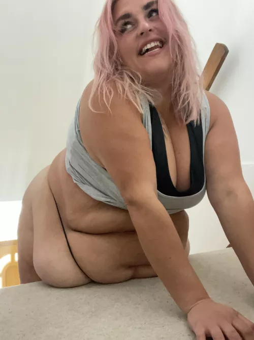 Is there a man outside who can handle this on his body or face? i think i’m too big to be on the top 😫🥲