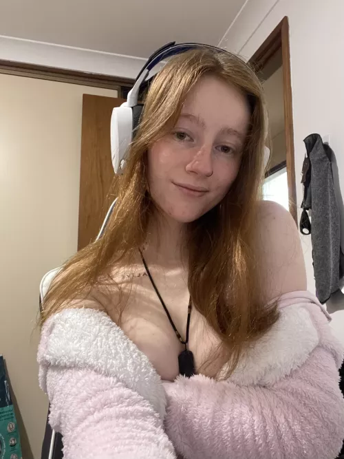 Just an innocent 18 year old saying hi to the world