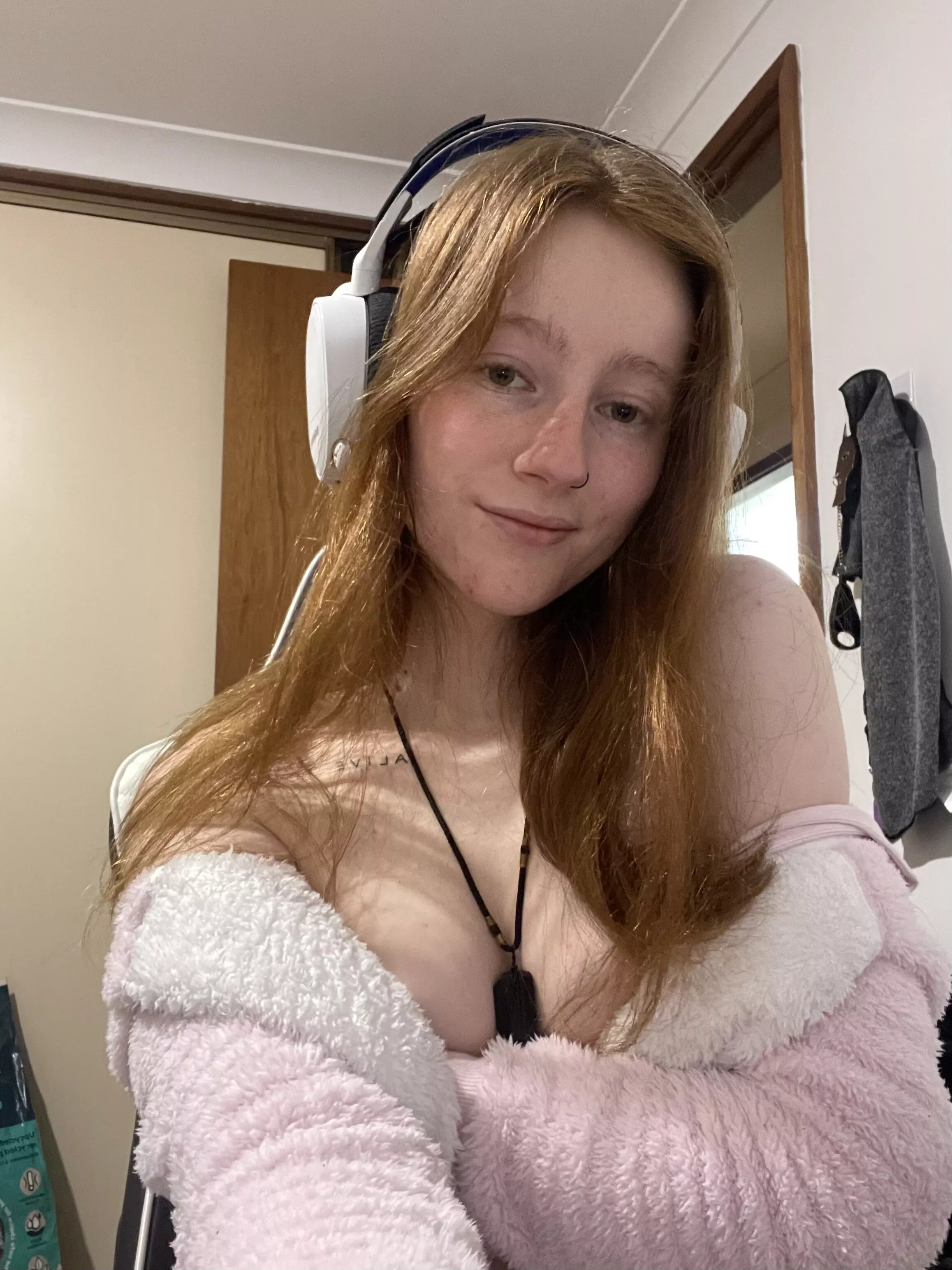 Just an innocent 18 year old saying hi to the world