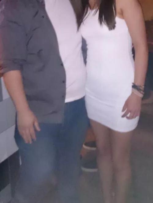 M(34)4F/FM. Male half of a couple here, away for work at the moment so super horny! Have a few pics to swap but maybe be more for guys who enjoy others jerking off over the missus 😉Not looking for single males. Kik and Tele is Mickster1987, or DM here