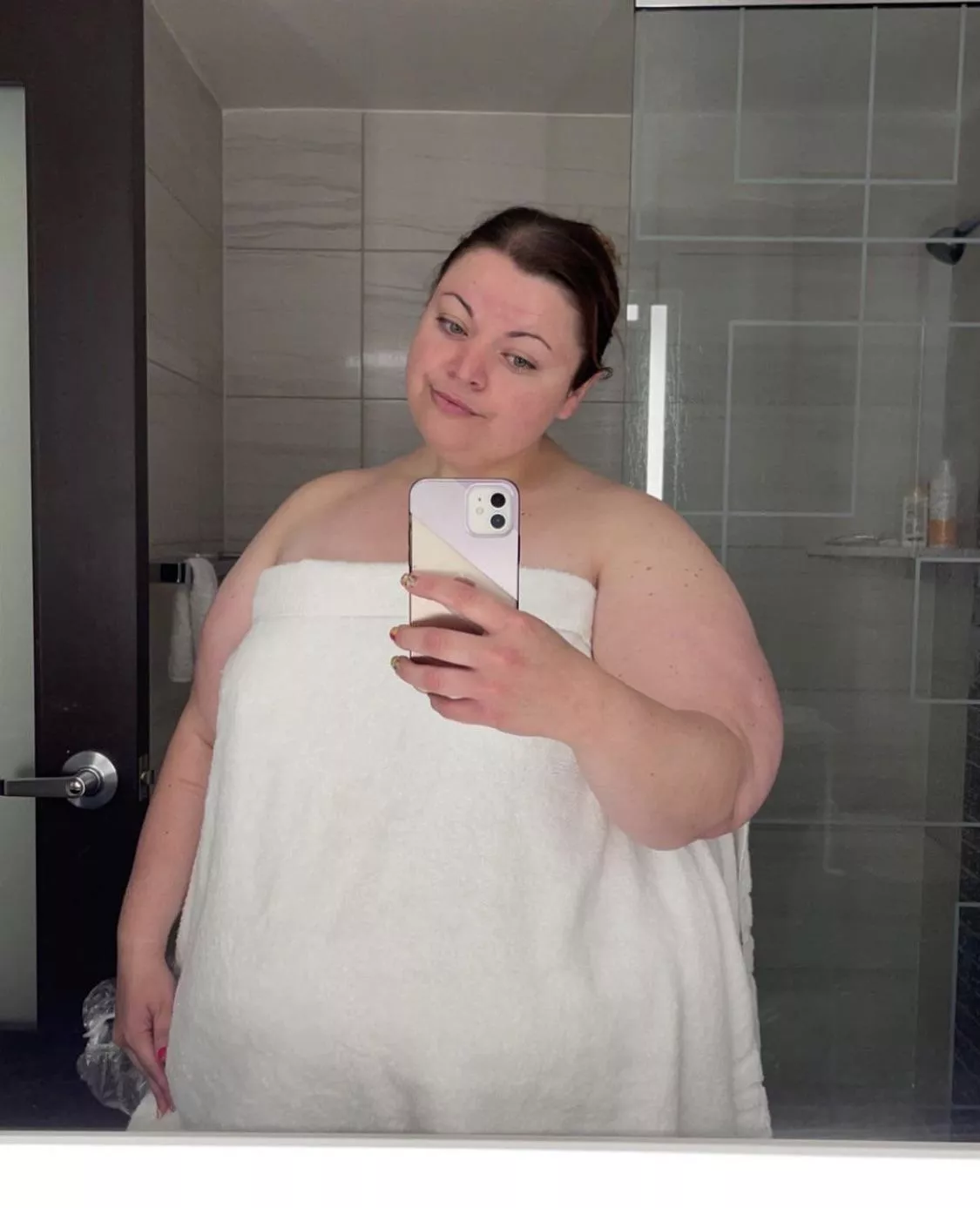 Made it home after a very long day, easy to eat and play 😈