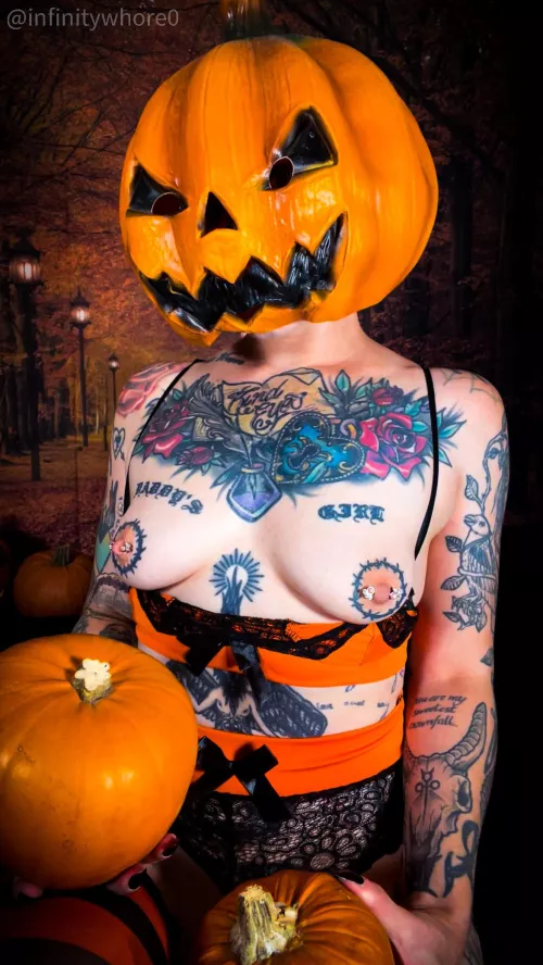 Of course I had to be a creepy bitch for Halloween 🎃