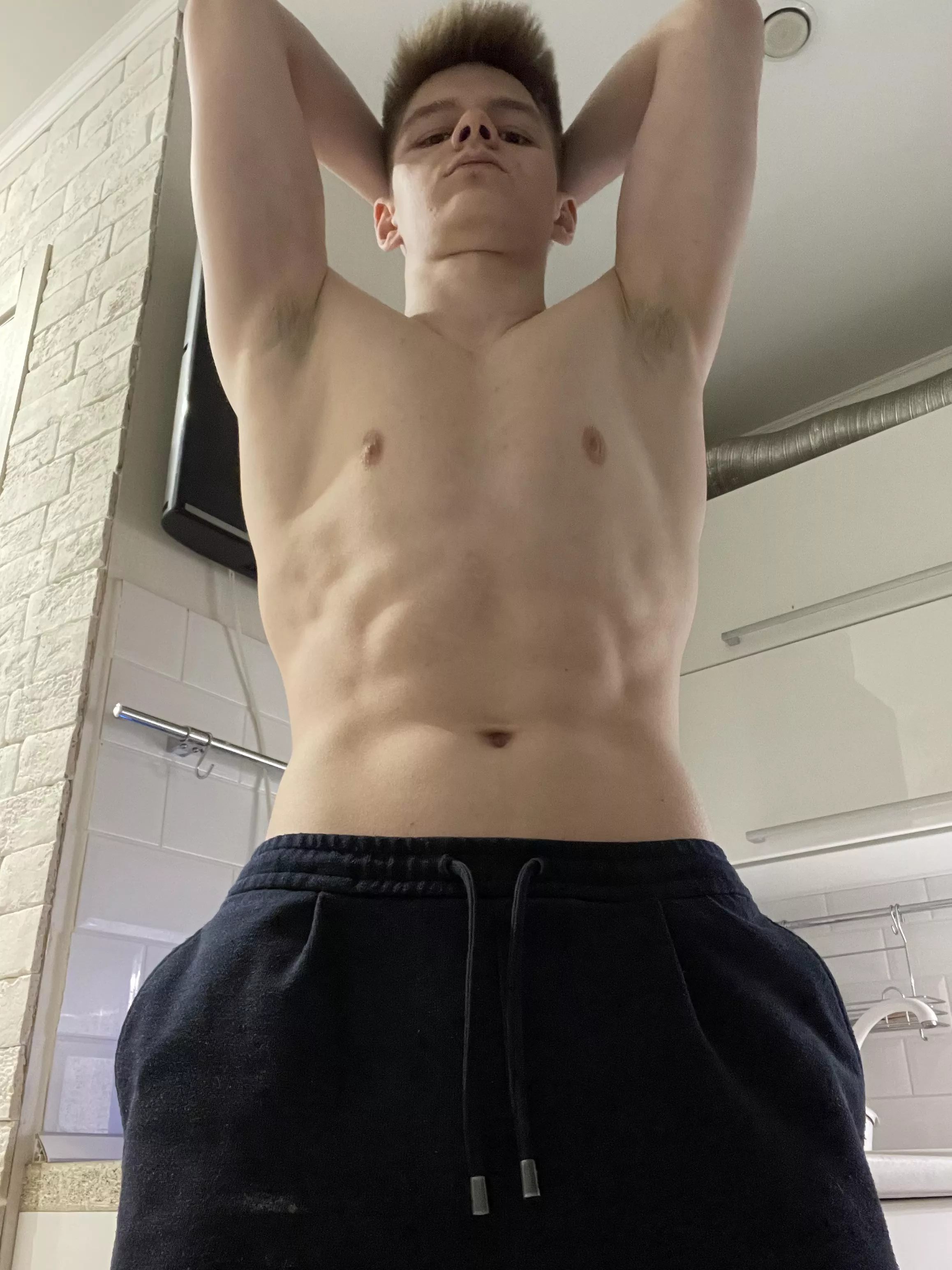 Please, take a sniff here, I have old spice there ;)