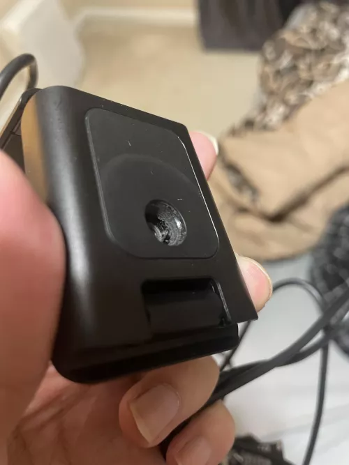Question for those that own a C920 webcam, is my screw hole broken?