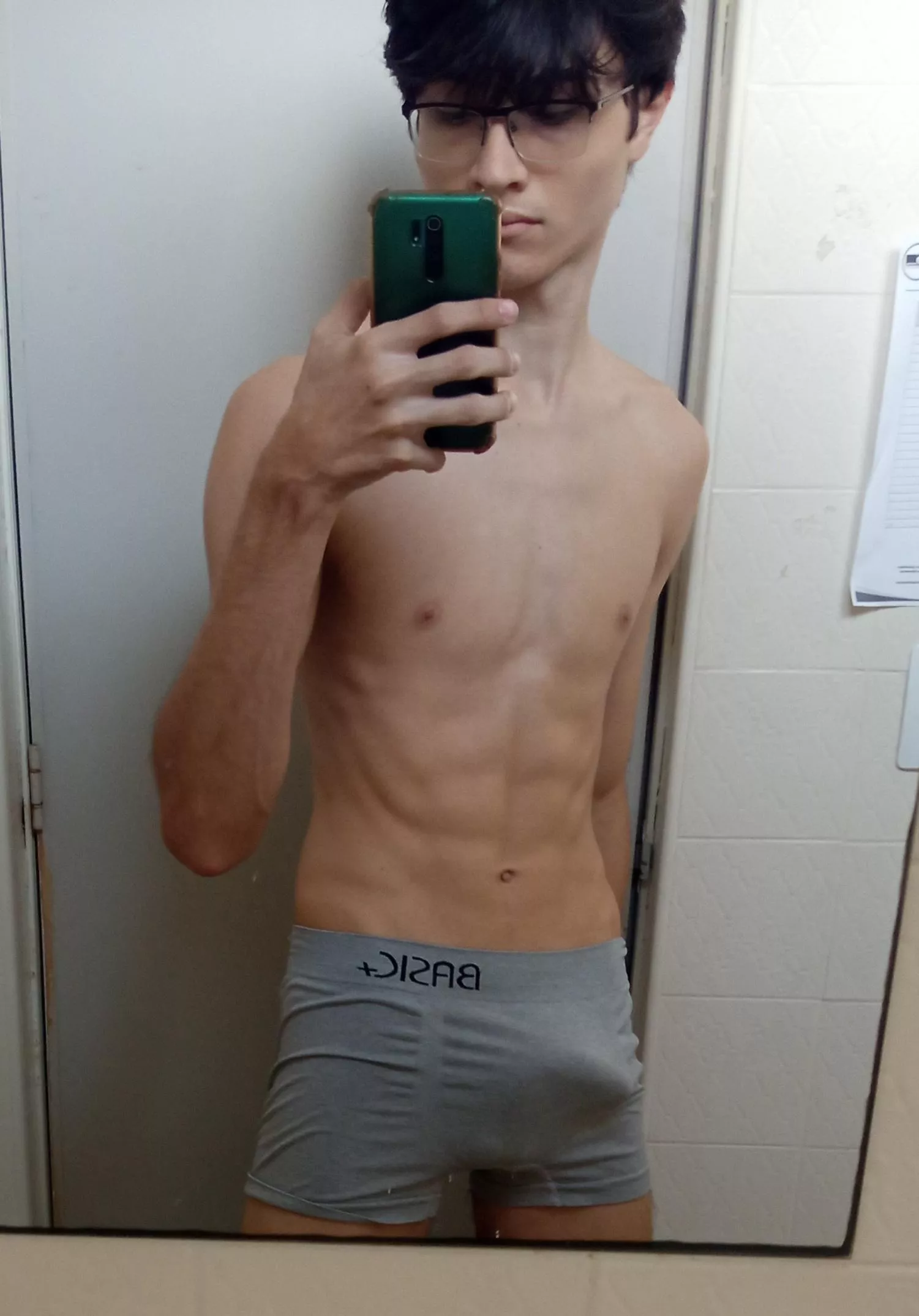 Yesterday I broke up with my bf. He had no sexual interest in me so we rarely had sex 😥 My self esteem dropped drastically because of him. If you were my bf would you fuck me whenever I wanted to?