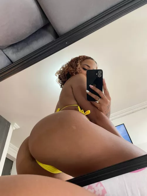 Booty too big my undies ripped 😩💔