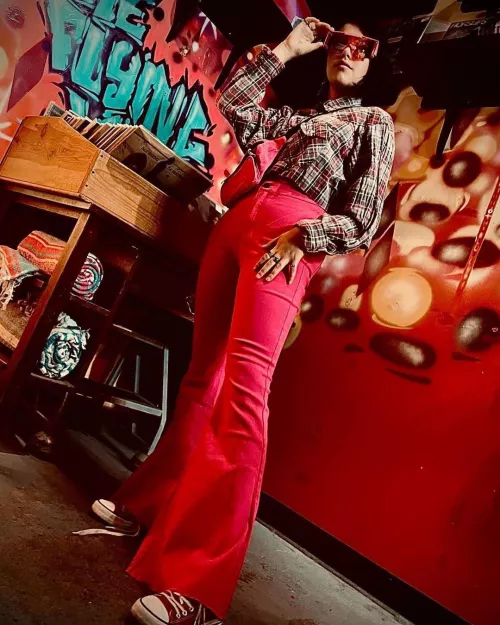 Can anyone trib my exes non nudes? DM with this tribbed and I’ll send more