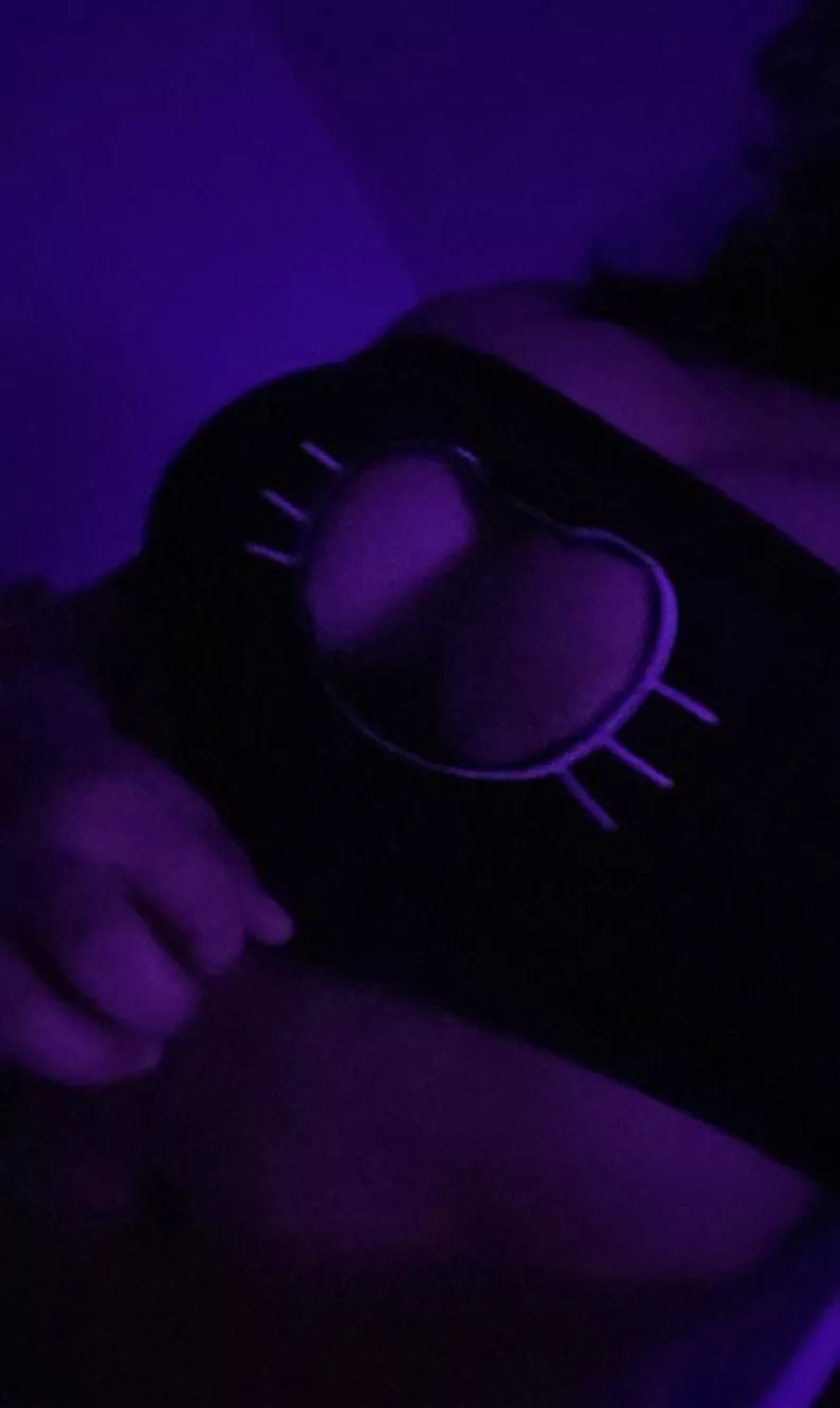 Doing VC for 15mins for 25$ tonight! Add me on snap @ e_sala5336 if u want your needs satisfied🖤🫦