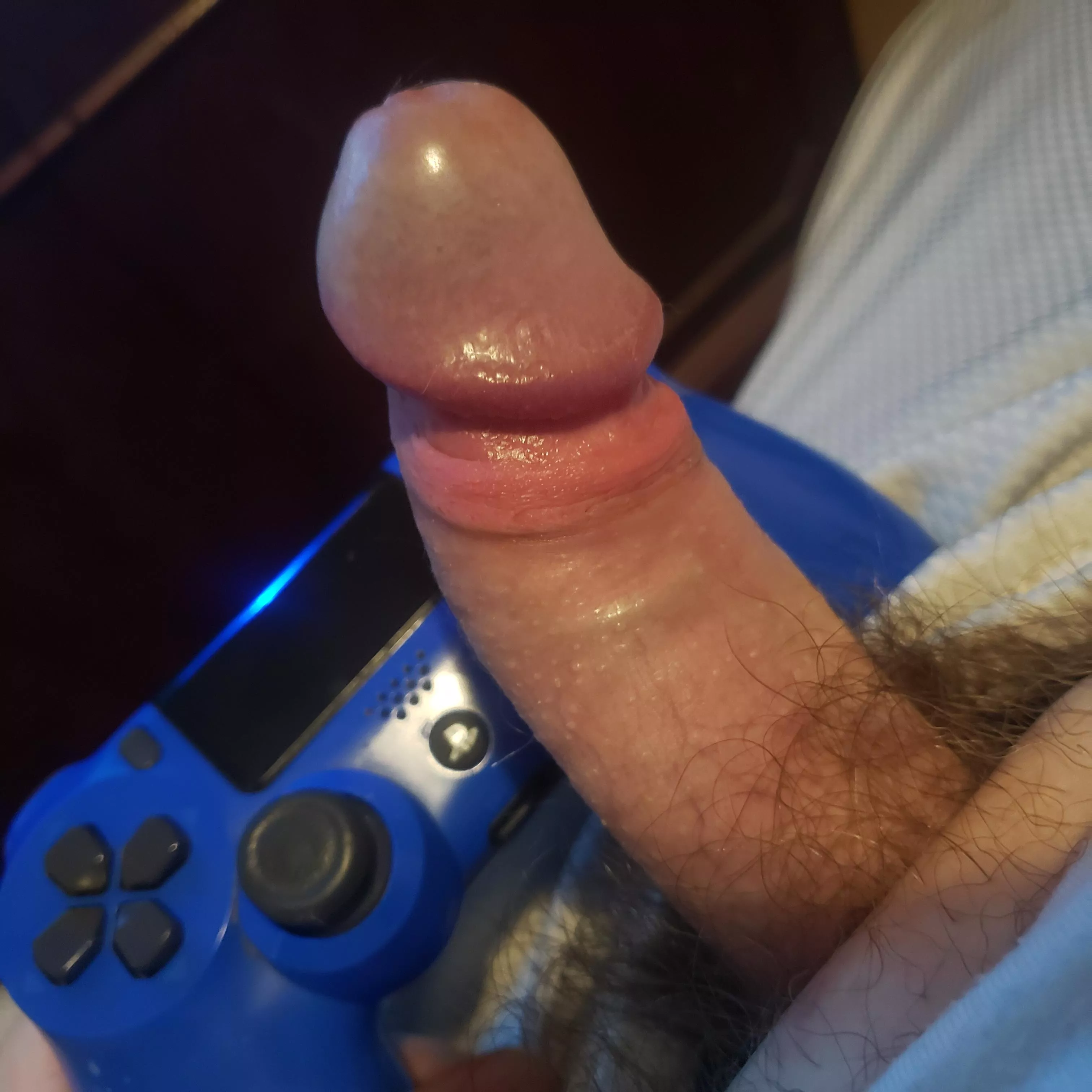 give me head while gaming 😈