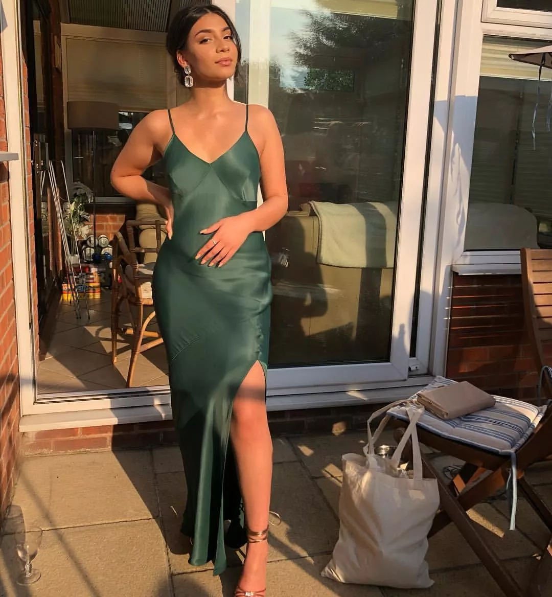 green dress