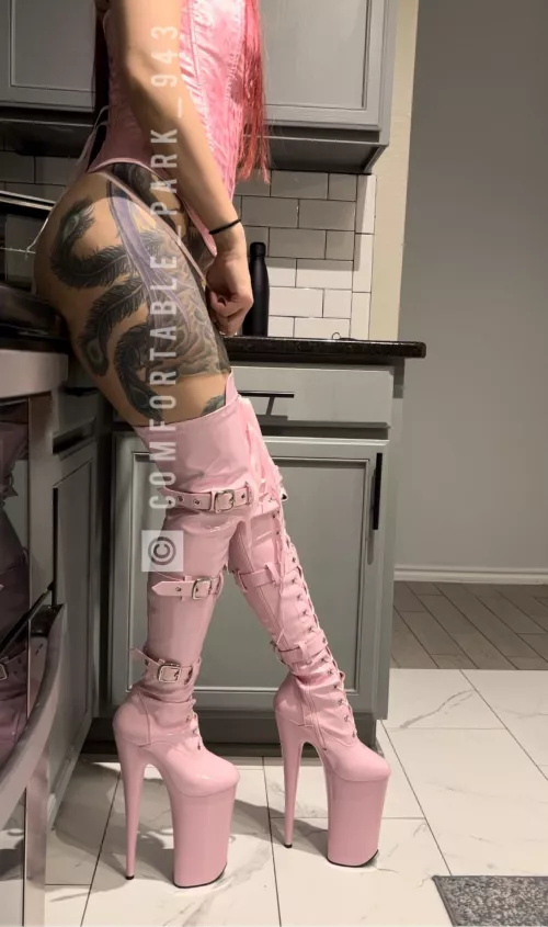 Had to make myself tall enough for you to bend me over the counter ❣️