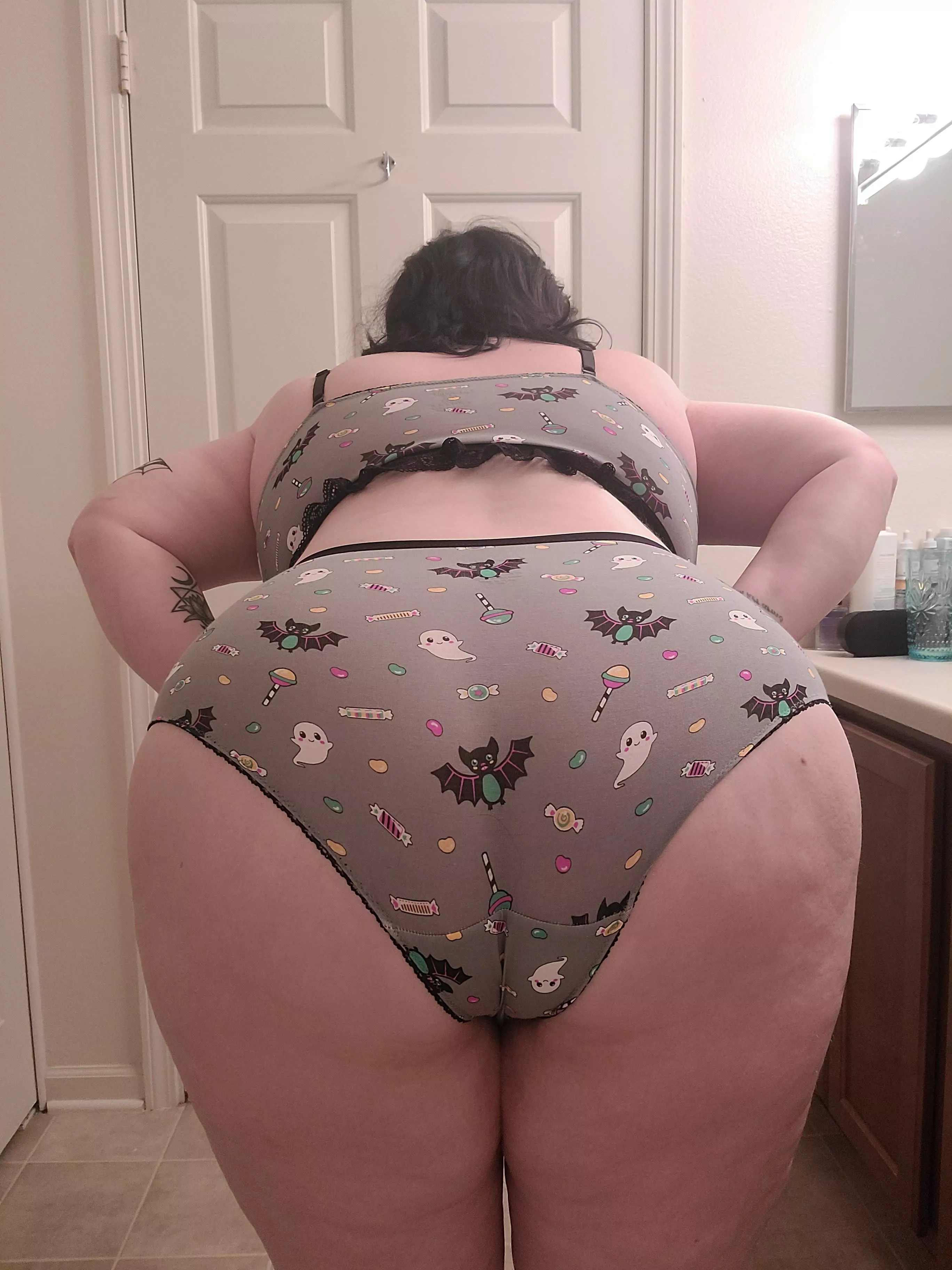 Halloween comes once a year, I cum much more(;