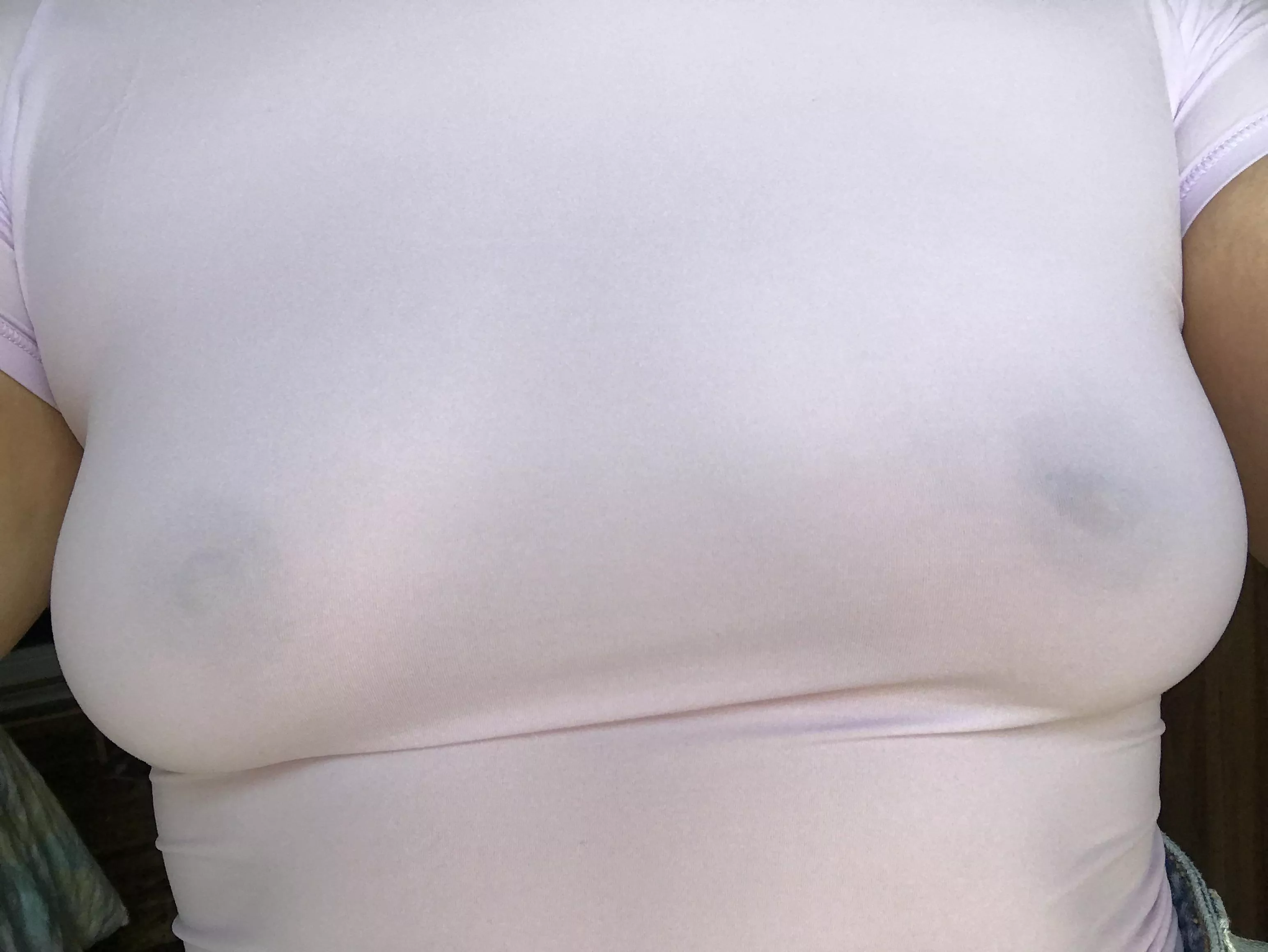 Headed out for coffee. I think this lilac top is perfect.