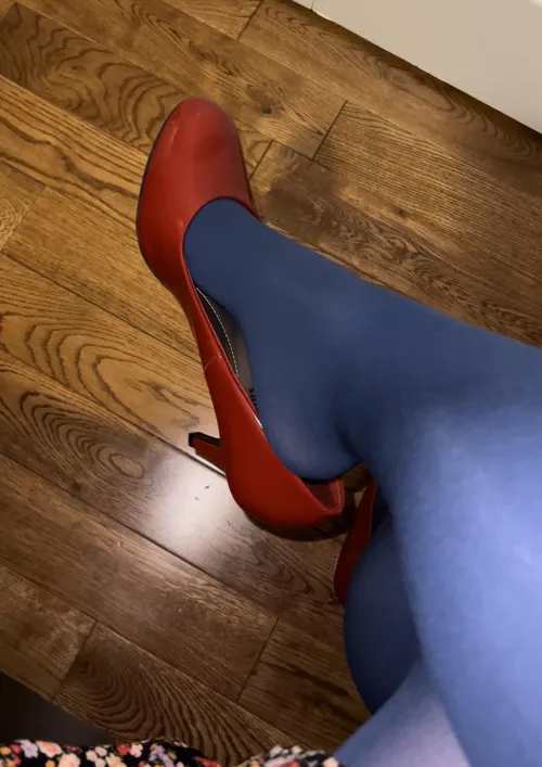 How are my red heels 👠 😘