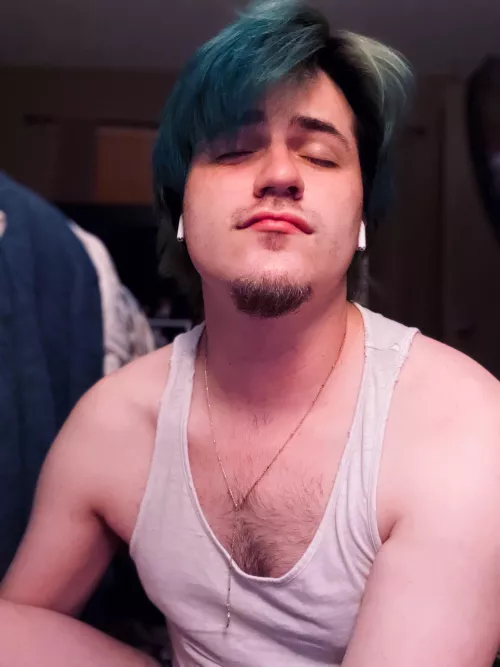 How are the gamers tonight? I’m especially bored 🥱