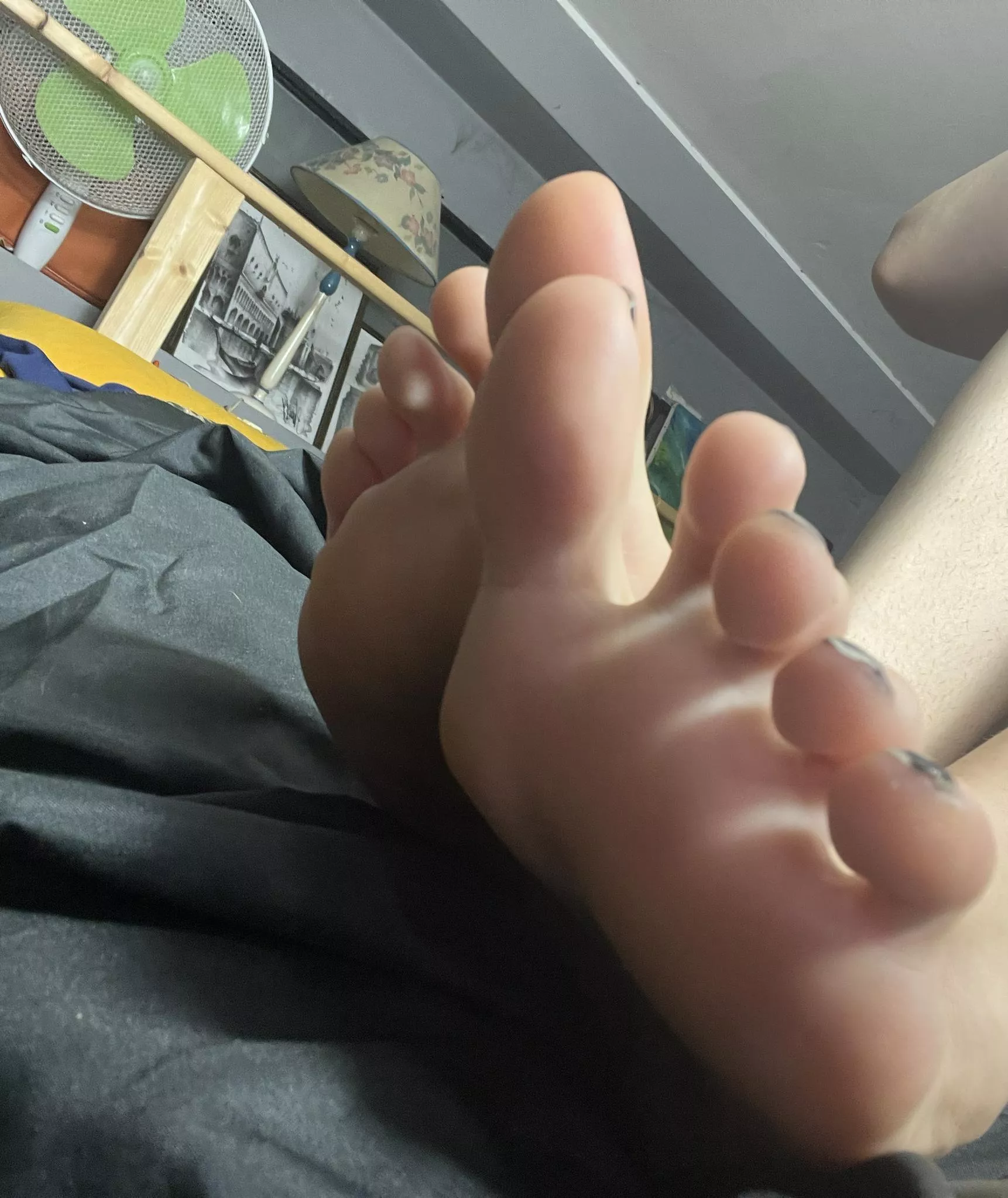 Lick my pretty fingers