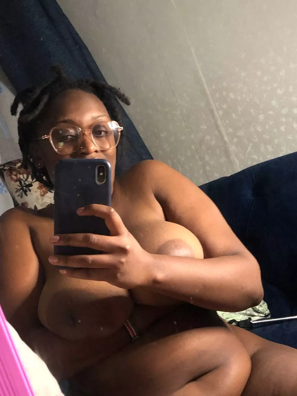 Looking for a friend w benefits willing to fuck me 3 times a day, any volunteers ?