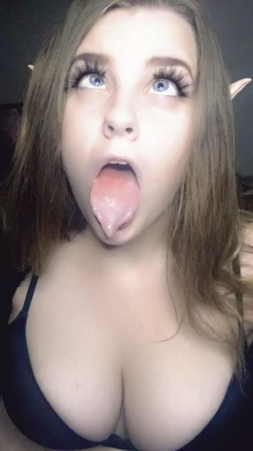 Missed me, missed me, now you have to kiss me! 🤍💜🤍 (OC)