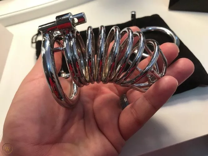 R⬆️ up if you are below 5 inches in cage. 😈 say YES