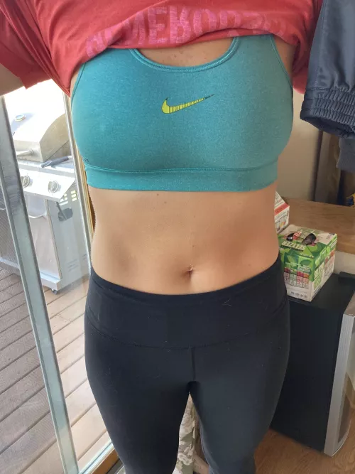 Sports bra Saturday… is that a thing? Can we make it one 🤗