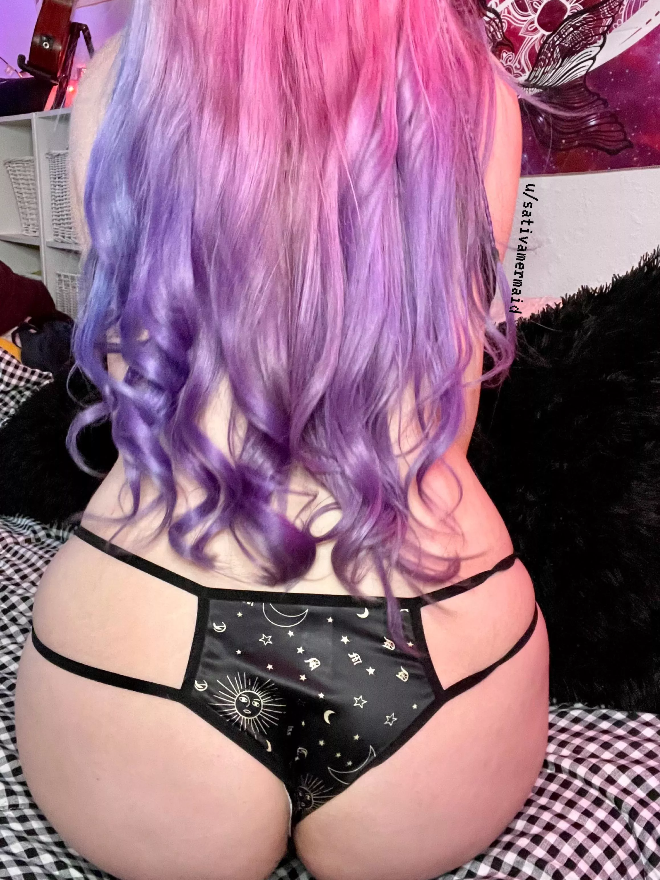 Would you pull my hair or grab me by the hips when you rail me?