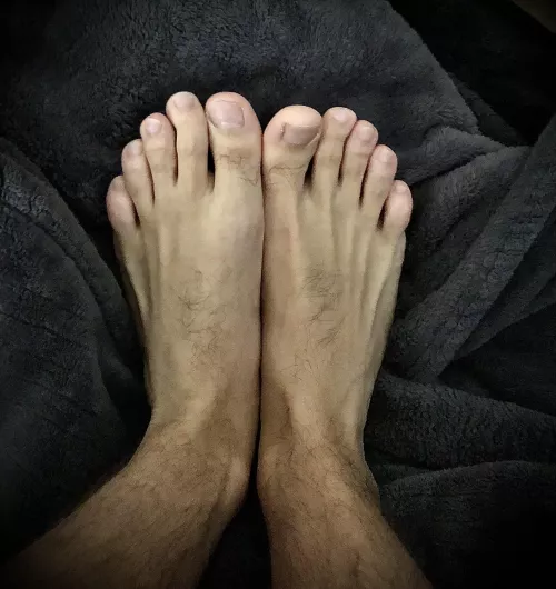 👣