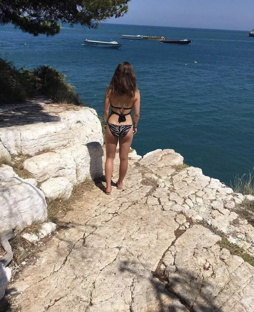 20yo petite gf up for trading. send some samples for response