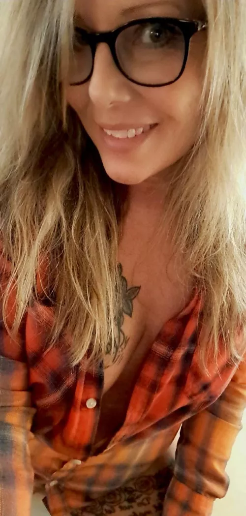 49F glasses and flannel💋