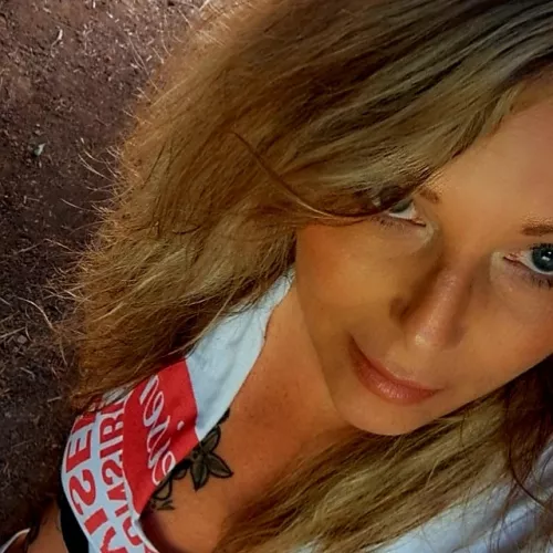 49F still getting my fuck me face and my fuck you face confused🤣💋