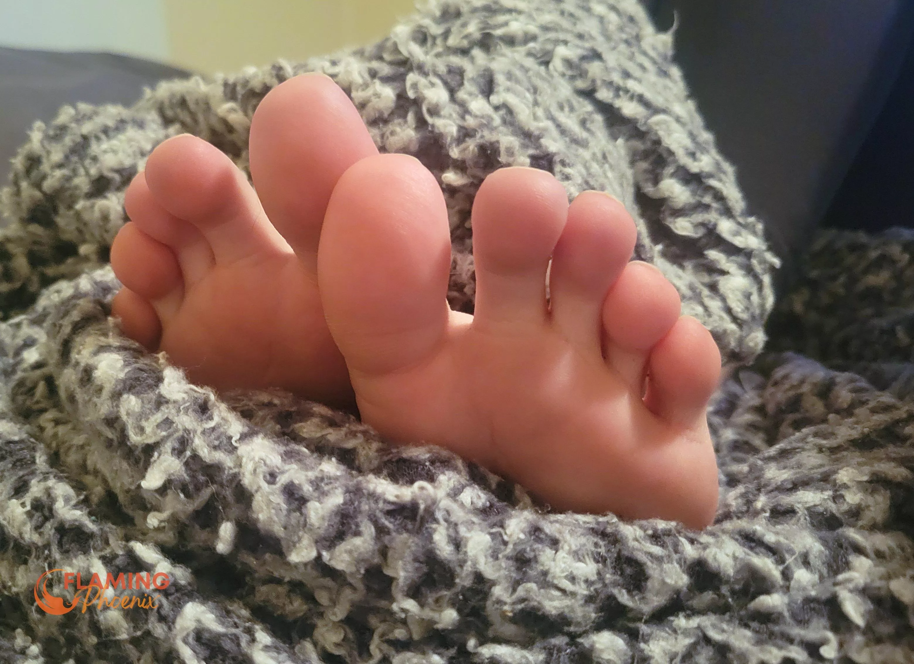 Come keep me warm under the blanket?