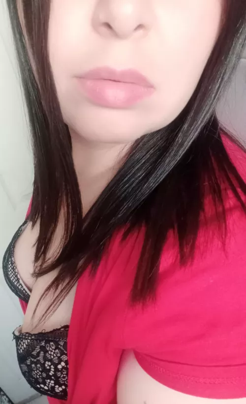 [F] Can't decide on red or burgundy lips for this dress...