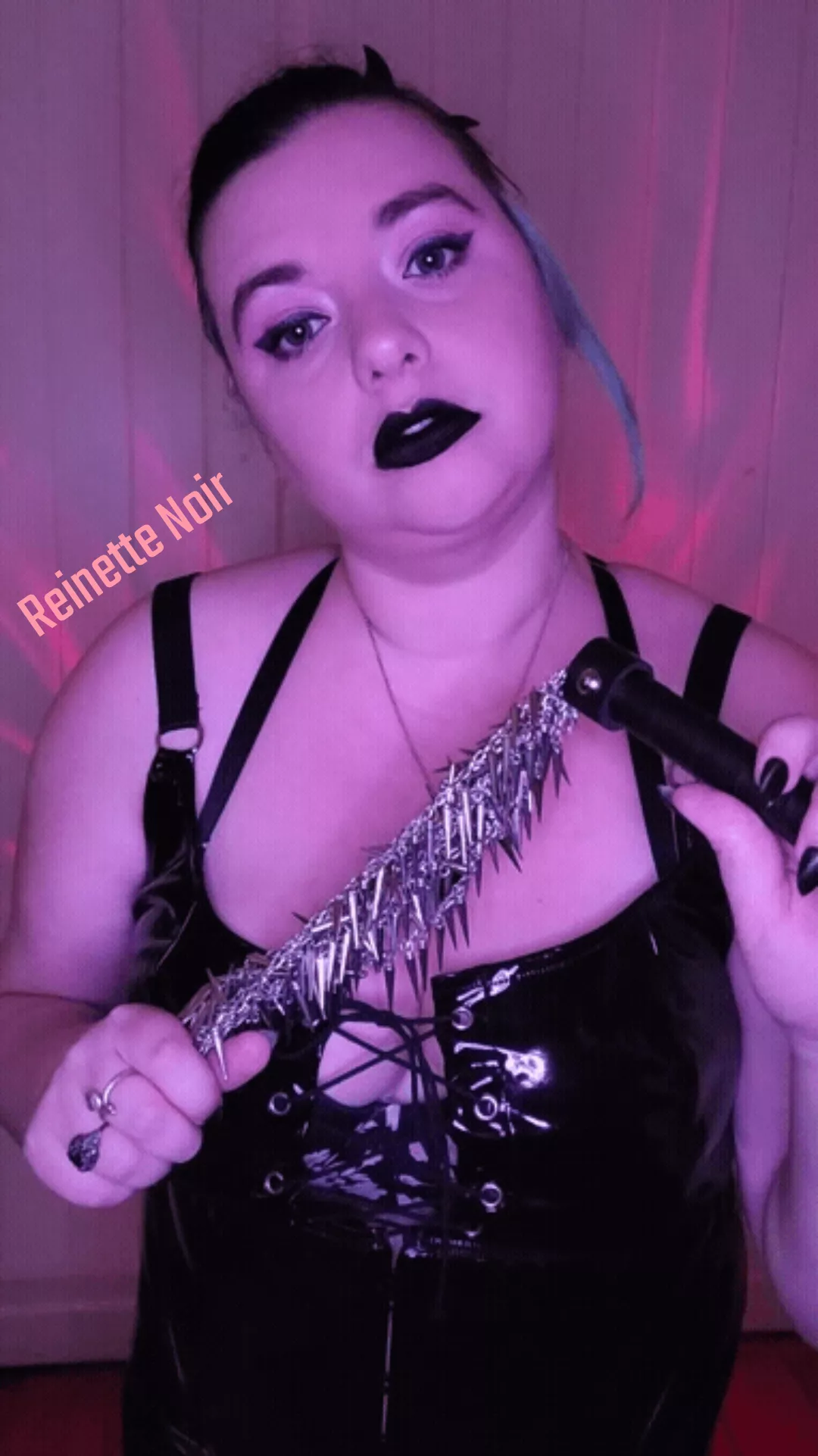 I love this flogger, the pretty jingling sound before it strikes flesh