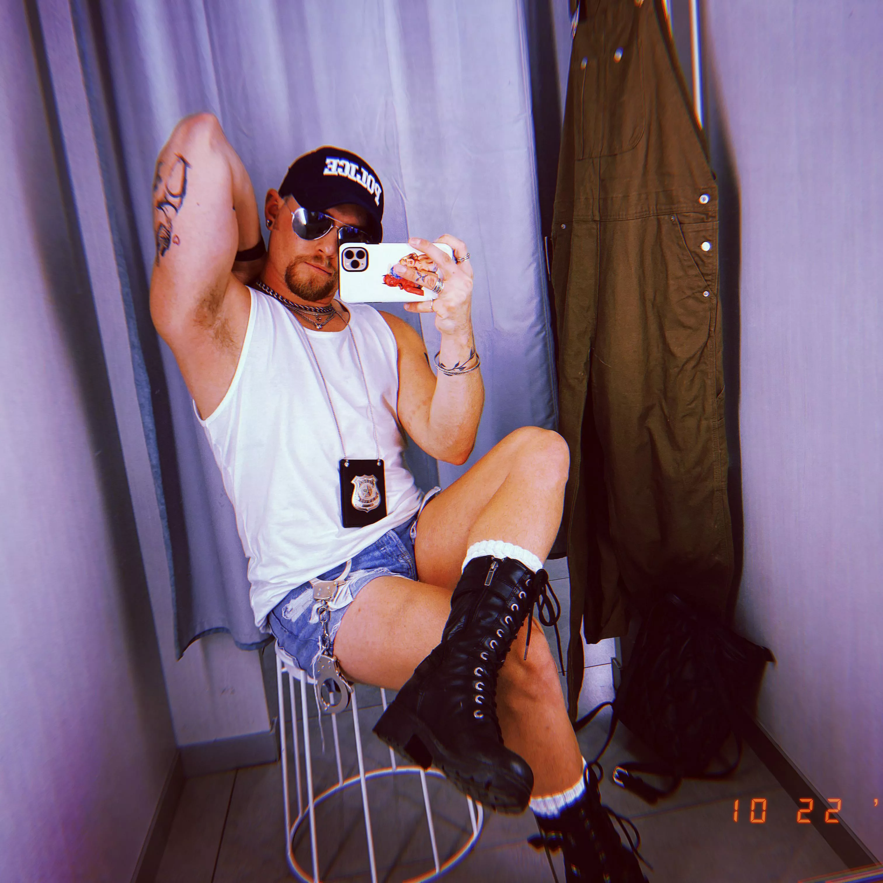 I’m not the kind of cop who writes tickets. I’m the kind who dances for dollars 🙈😜