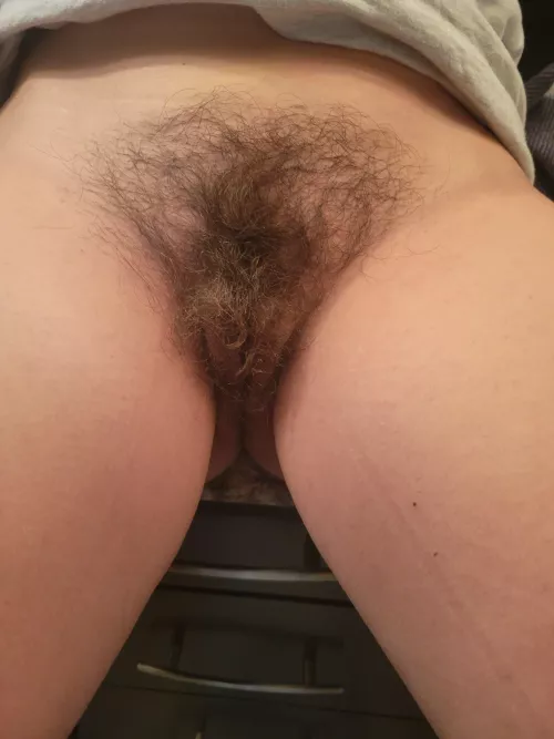 Im propped up on the counter ready 🤪