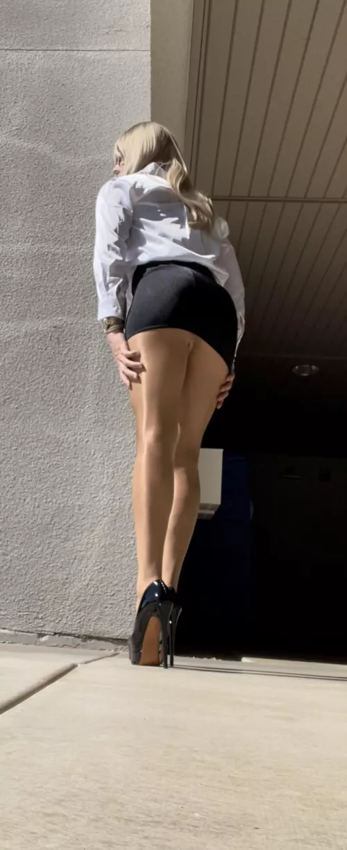 Legs for days