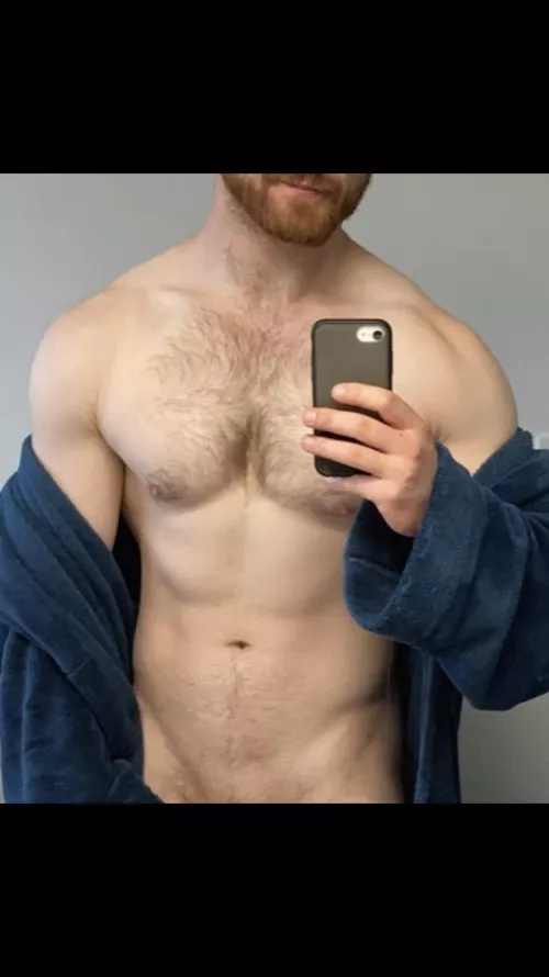 My girlfriend loves my chest hair but she also likes without 😏